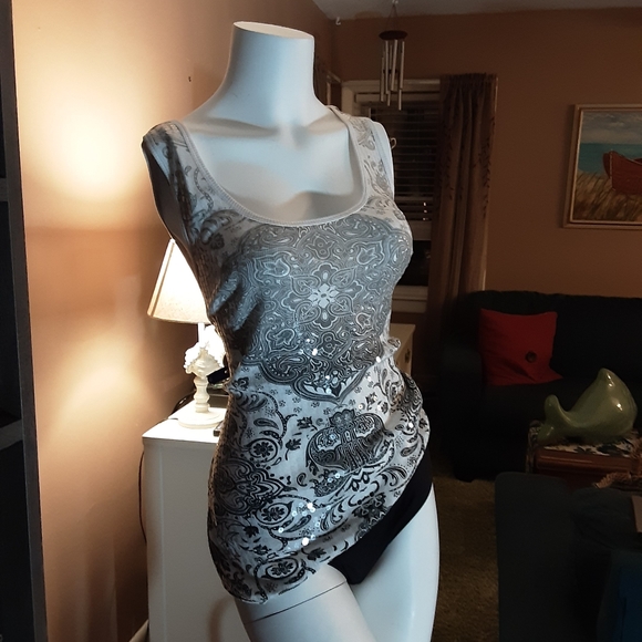 Sequin tank - Picture 3 of 11